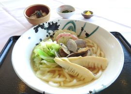 あさりと春キャベツのうどん