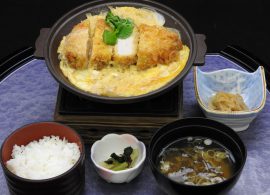 厚切りロースカツ煮膳