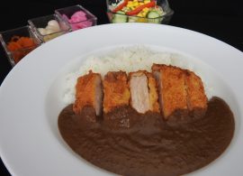 厚切りカツカレー