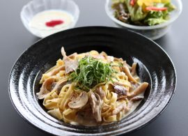 キノコクリームフィットチーネパスタ