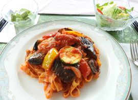 夏野菜のアラビアータパスタ