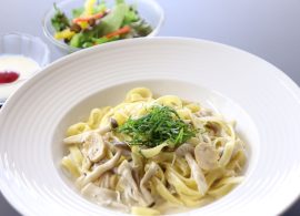 キノコクリームフィットチーネパスタ