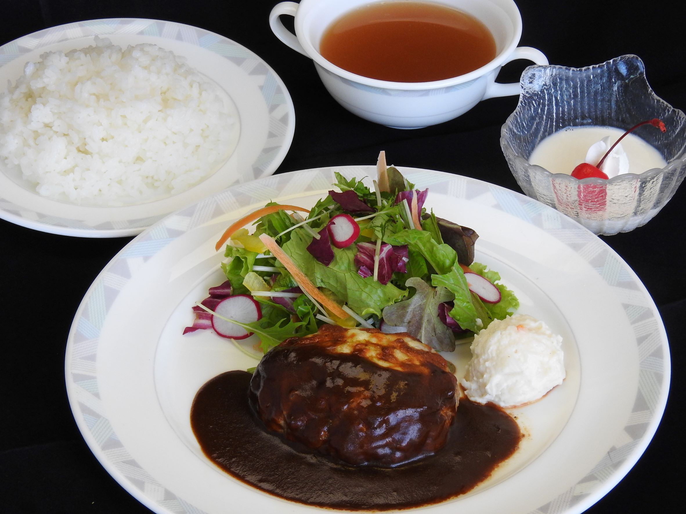 チーズデミハンバーグ 中伊豆グリーンクラブ