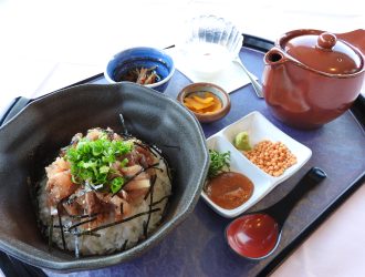 鯵タタキ丼まご茶漬け